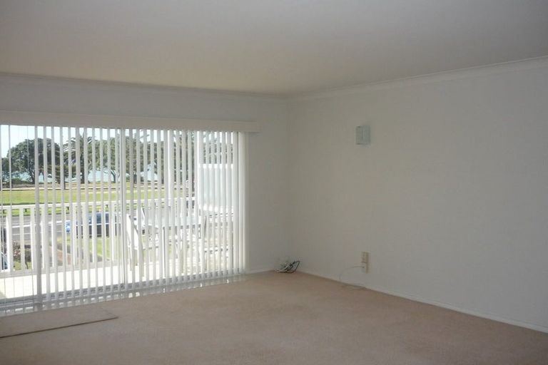 Photo of property in 1/230 Hibiscus Coast Highway, Orewa, 0931