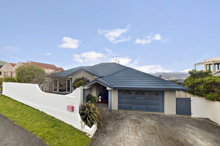 Photo of property in 89 Ashton Fitchett Drive, Brooklyn, Wellington, 6021