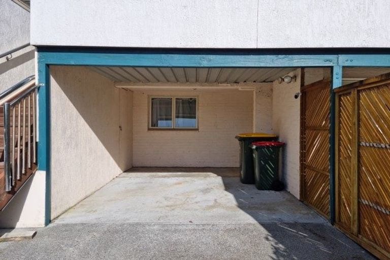 Photo of property in 32 Lewis Road, Pakuranga, Auckland, 2010