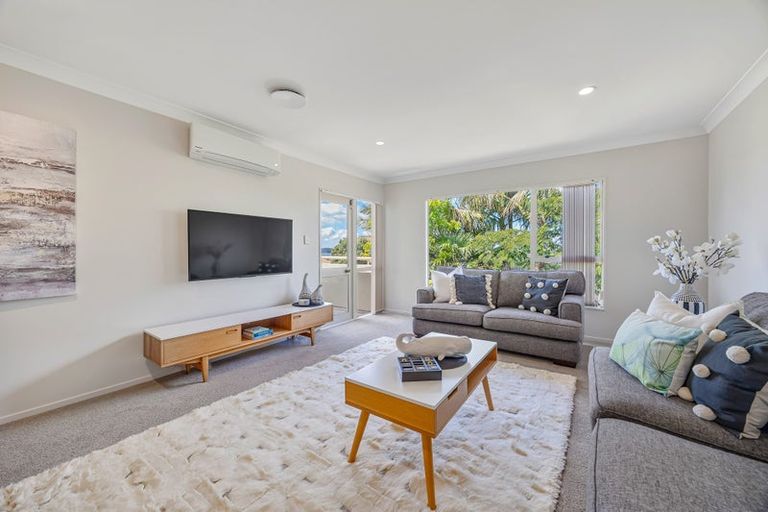 Photo of property in 16 Tornado Place, West Harbour, Auckland, 0618