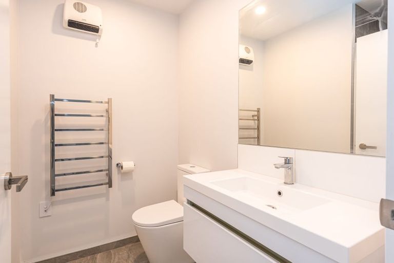 Photo of property in 2/37 Webb Street, St Albans, Christchurch, 8014