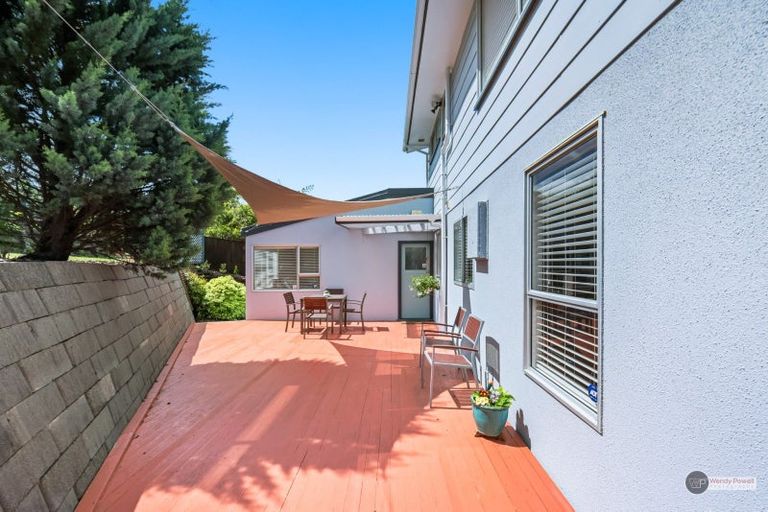 Photo of property in 74 Tirohanga Road, Tirohanga, Lower Hutt, 5010