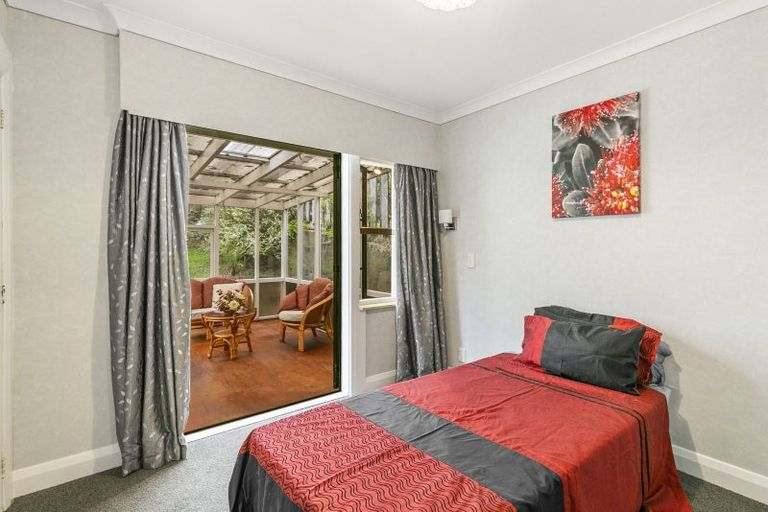 Photo of property in 52 Kenmore Street, Newlands, Wellington, 6037