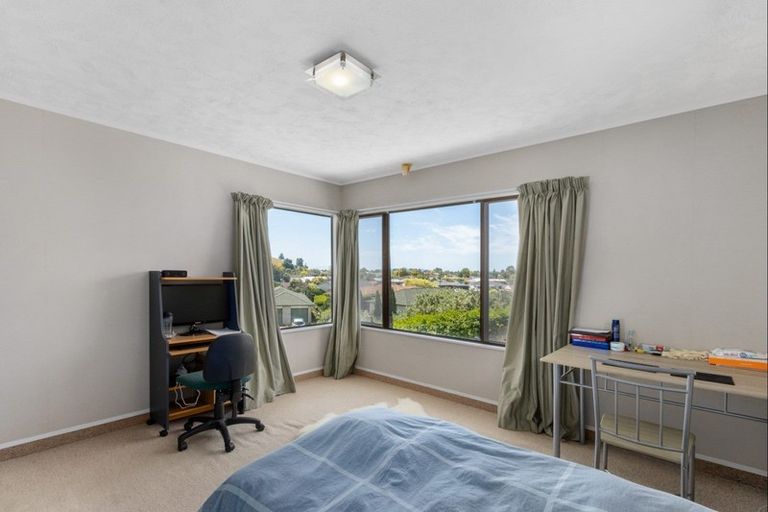 Photo of property in 16 Kokako Place, Taradale, Napier, 4112