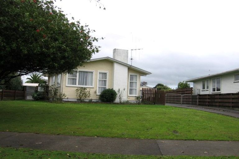 Photo of property in 3 Motuoapa Place, Kelvin Grove, Palmerston North, 4414