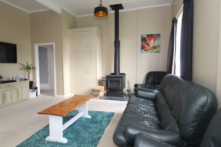 Photo of property in 1 Point Bush Road, Waimate, 7924