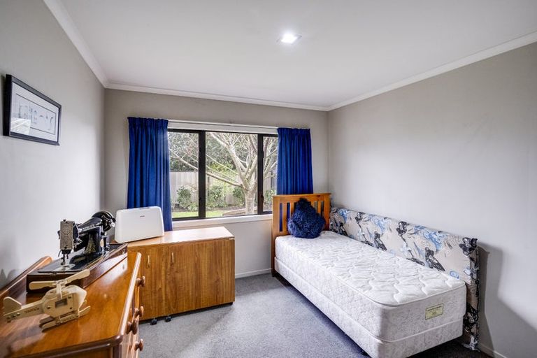 Photo of property in 17 Newbury Place, Taradale, Napier, 4112