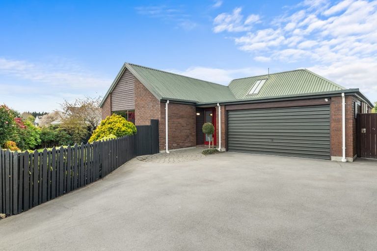 Photo of property in 6 Westgrove Avenue, Avonhead, Christchurch, 8042