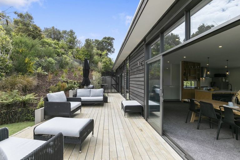 Photo of property in 58b Pekanga Road, Normandale, Lower Hutt, 5010