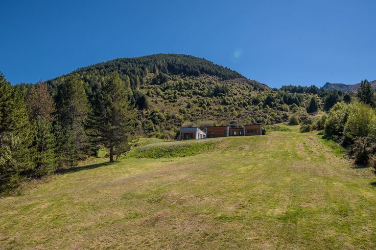 Photo of property in 607a Glenorchy-queenstown, Closeburn, Queenstown, 9371