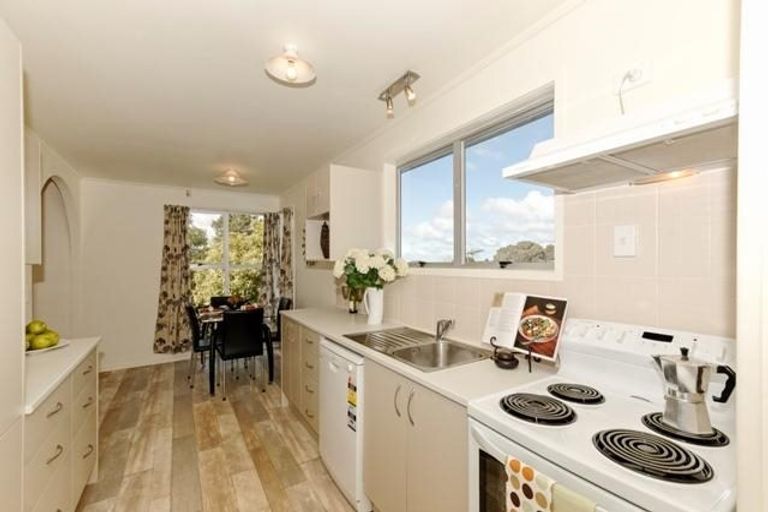 Photo of property in 7 Kemp Road, Massey, Auckland, 0614