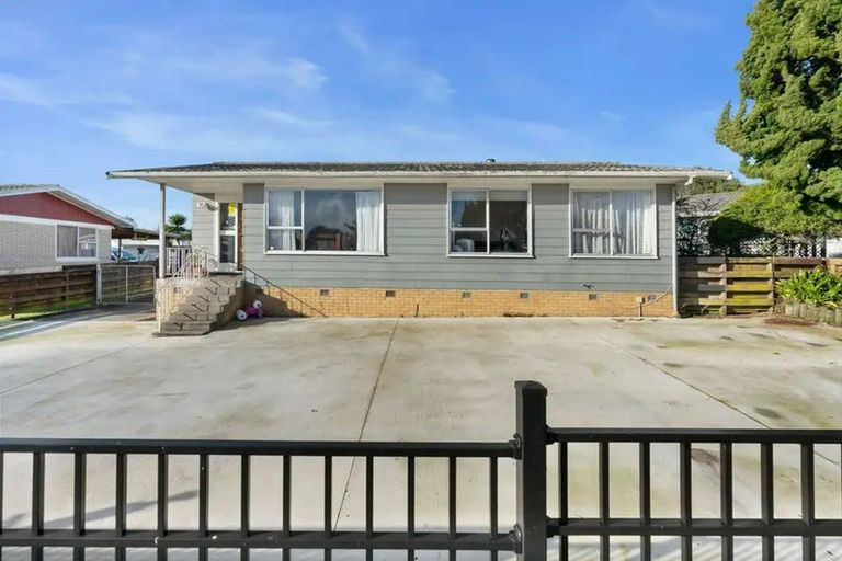 Photo of property in 6 Carbery Place, Manurewa, Auckland, 2102