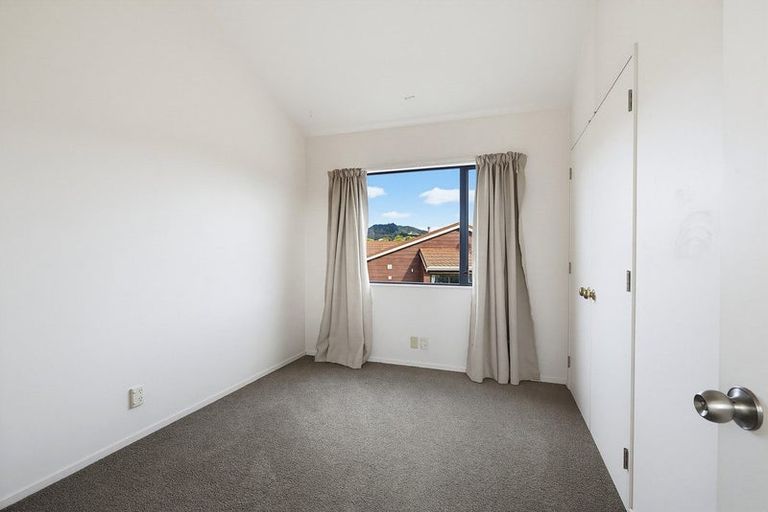 Photo of property in 28 Sailmaker Close, Whitby, Porirua, 5024