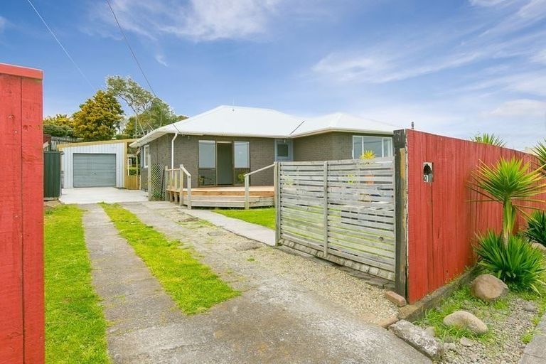 Photo of property in 880 Devon Road, Bell Block, New Plymouth, 4312