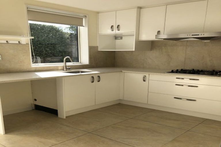 Photo of property in 8 Tawa Place, Orewa, 0931