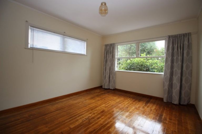 Photo of property in 122 Flanshaw Road, Te Atatu South, Auckland, 0610