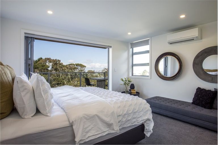 Photo of property in 8a Huka Road, Birkenhead, Auckland, 0626