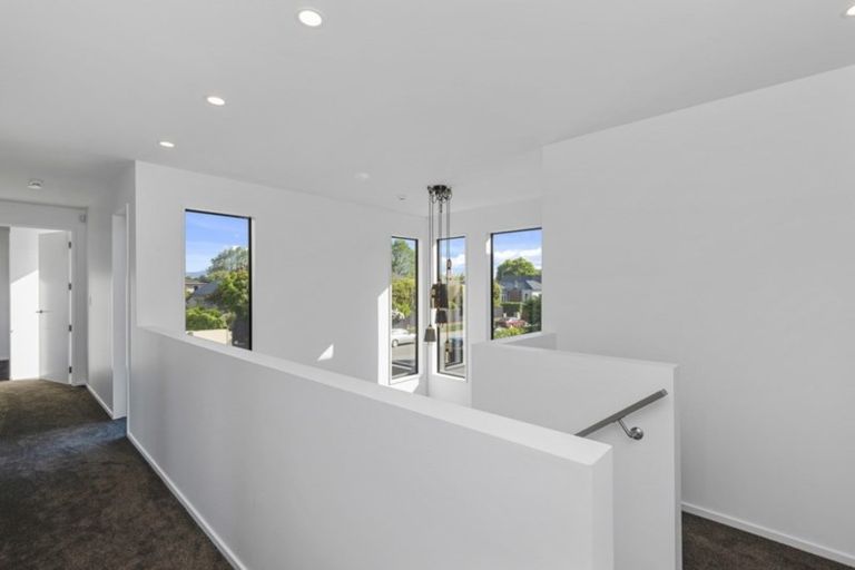Photo of property in 21 Aikmans Road, Merivale, Christchurch, 8014