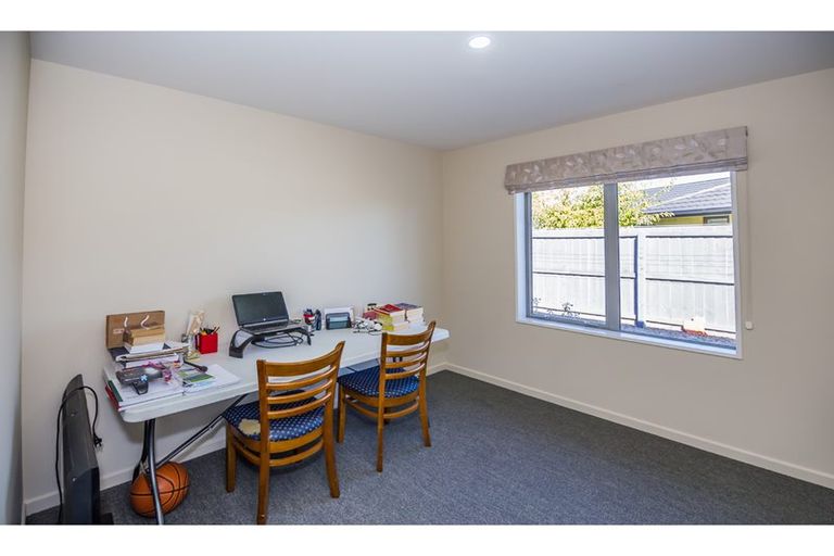 Photo of property in 20 Dunaverty Place, Broomfield, Christchurch, 8042