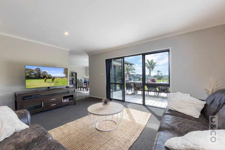 Photo of property in 25 School Road, Waimauku, 0881