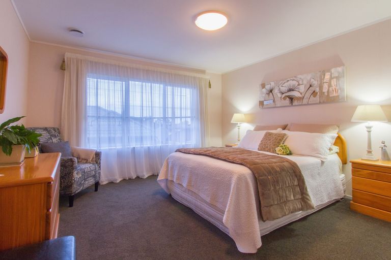 Photo of property in 2/259 Hobsonville Road, Hobsonville, Auckland, 0618