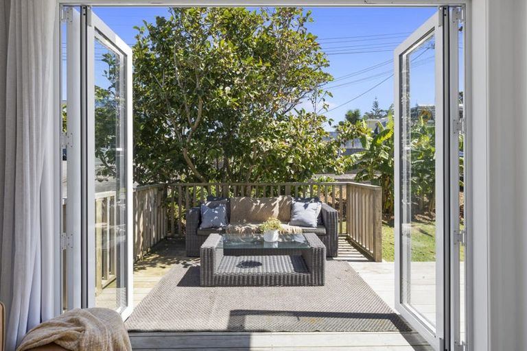 Photo of property in 7 Belt Road, Moturoa, New Plymouth, 4310