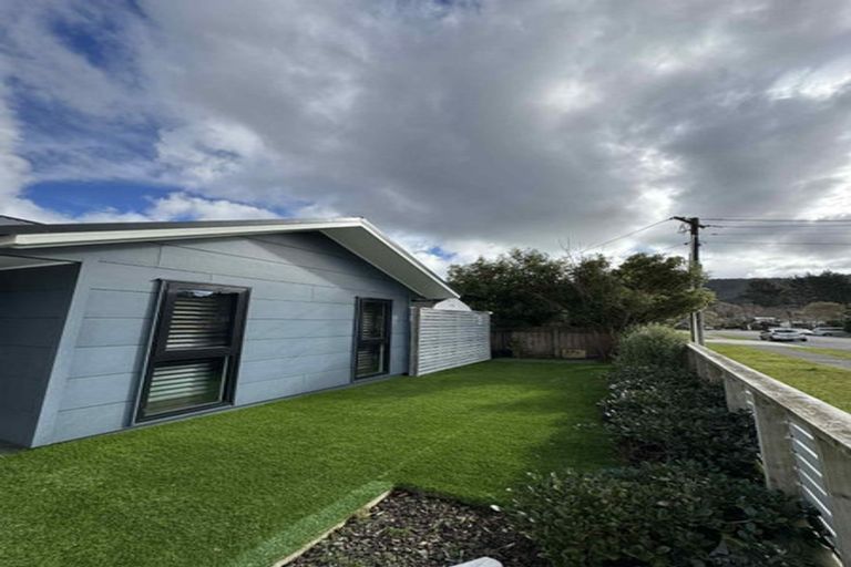 Photo of property in 19a Faulke Avenue, Wainuiomata, Lower Hutt, 5014