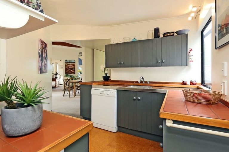 Photo of property in 30 Toop Street, Havelock North, 4130