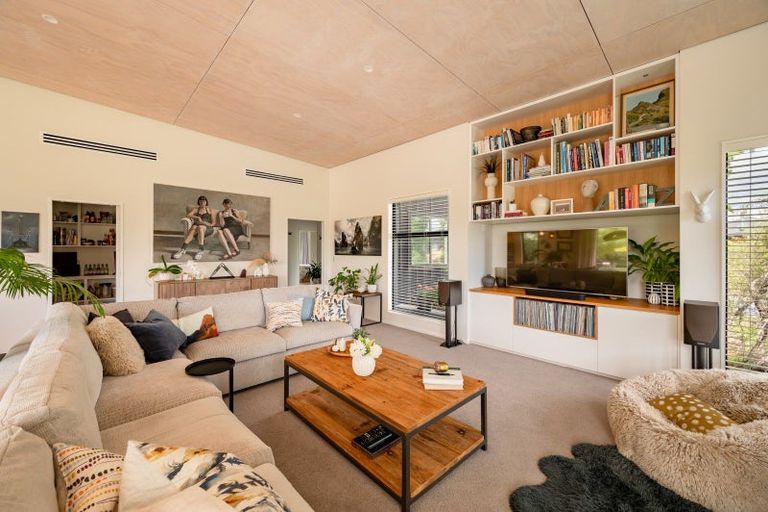 Photo of property in 1 Kirimoko Crescent, Wanaka, 9305