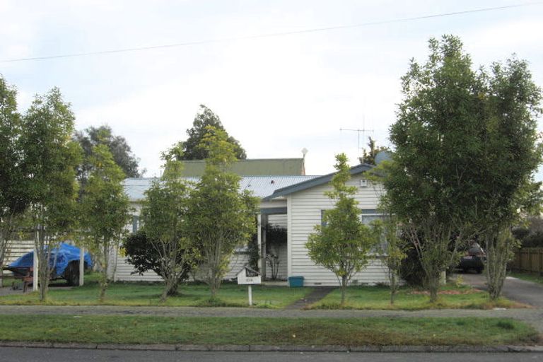 Photo of property in 35 Oxford Street, Fairfield, Hamilton, 3214