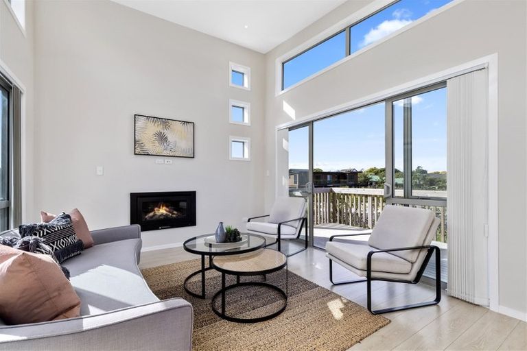 Photo of property in 42 Huarahi Pai Road, Huapai, Kumeu, 0810