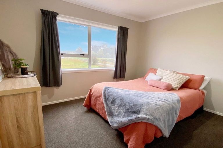 Photo of property in 20 Monteith Street, Halcombe, 4779