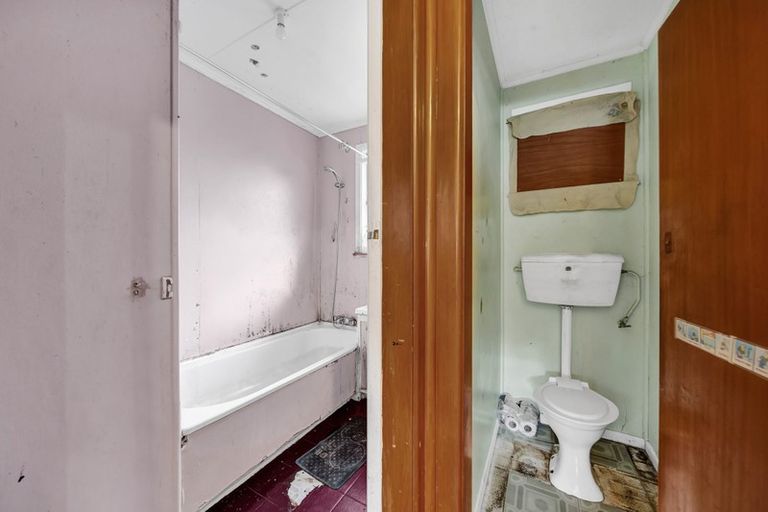 Photo of property in 2 Newbury Place, Waitara, 4320