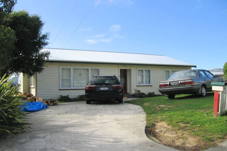 Photo of property in 19 Waiho Terrace, Elsdon, Porirua, 5022