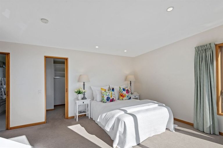 Photo of property in 210 Cannon Hill Crescent, Mount Pleasant, Christchurch, 8081