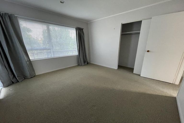 Photo of property in 1/6 Phillip Parade, Forrest Hill, Auckland, 0620