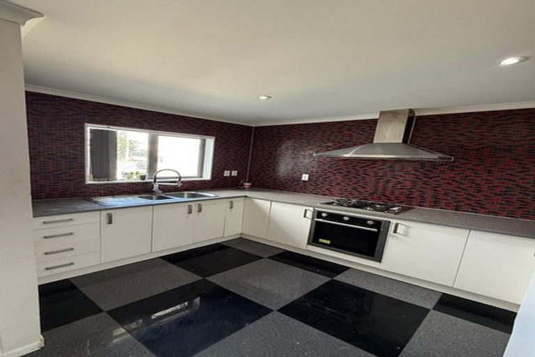 Photo of property in 53 Pomaria Road, Henderson, Auckland, 0610