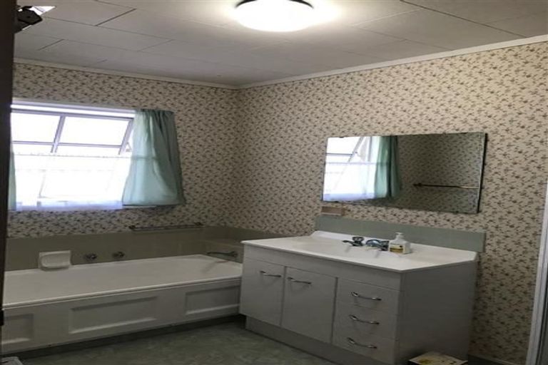 Photo of property in 8 Bennelong Place, Havelock North, 4130