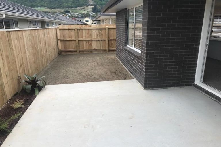 Photo of property in 27 Pohe Street, Waikanae, 5036