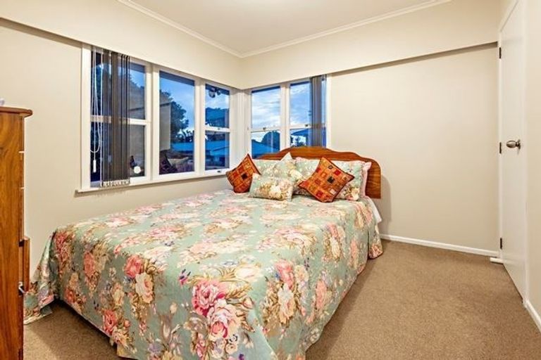 Photo of property in 142 Russell Road, Manurewa, Auckland, 2102