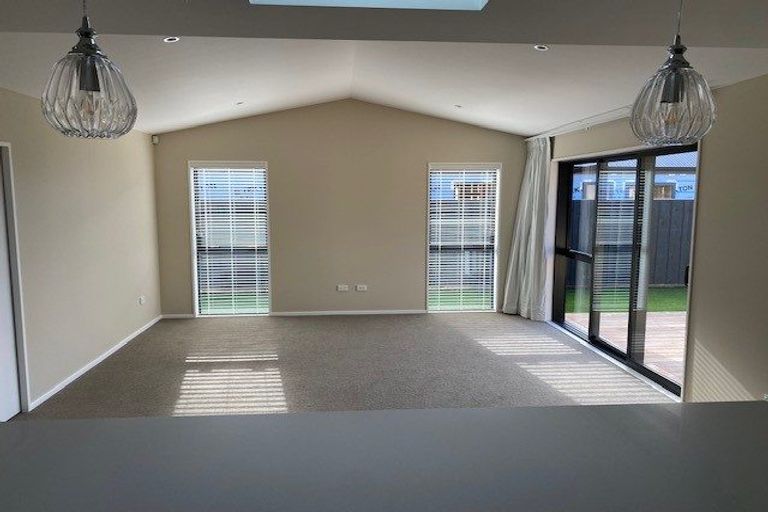 Photo of property in 6 Manggis Street, Northwood, Christchurch, 8051