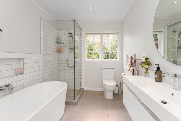 Photo of property in 50 Huia Street, Waikanae, 5036