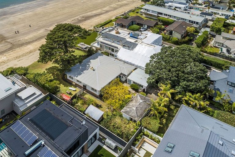 Photo of property in 35 Craig Road, Milford, Auckland, 0620