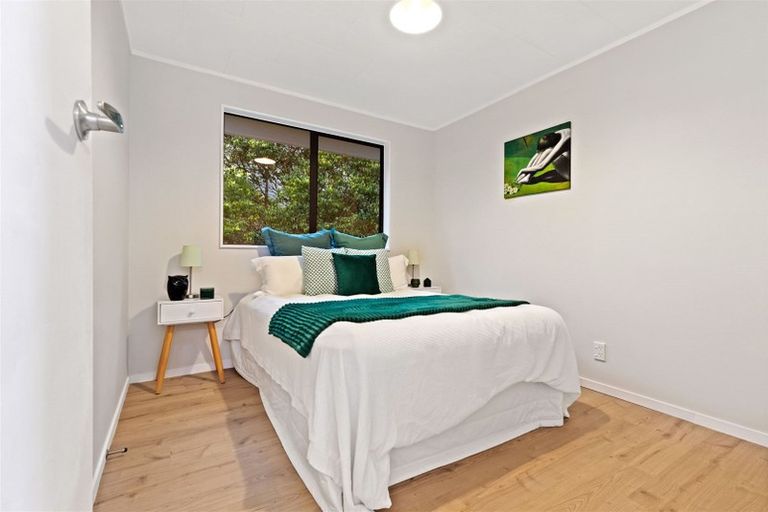 Photo of property in 1/28 Katrina Place, Massey, Auckland, 0614