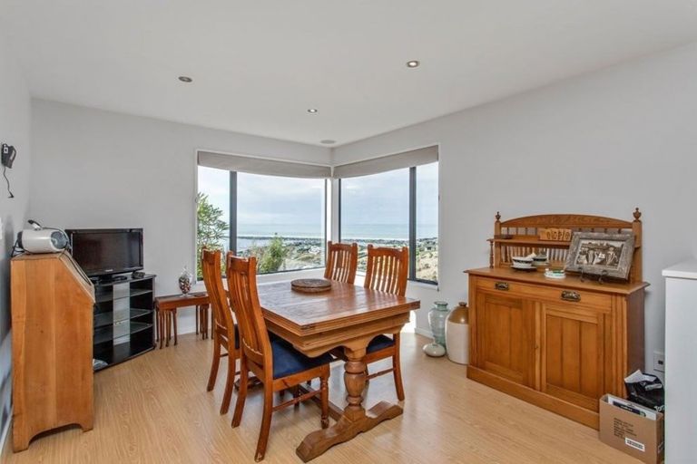 Photo of property in 17 Law Lane, Mount Pleasant, Christchurch, 8081