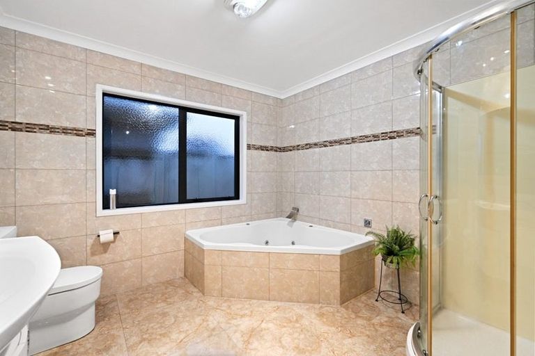 Photo of property in 14 Castleton Way, Flagstaff, Hamilton, 3210