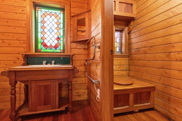 Photo of property in 27 Ferry Road, Martinborough, 5711