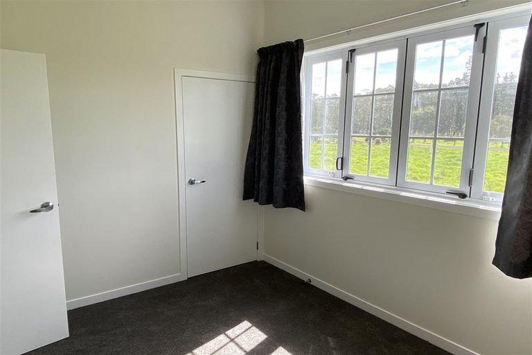 Photo of property in 554 Waitakere Road, Taupaki, Henderson, 0782