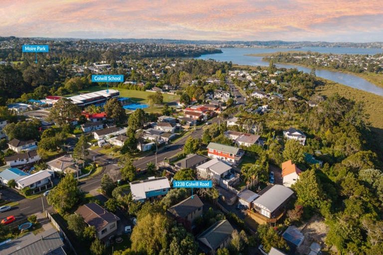 Photo of property in 123b Colwill Road, Massey, Auckland, 0614