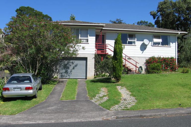 Photo of property in 46 Nor'east Drive, Northcross, Auckland, 0632